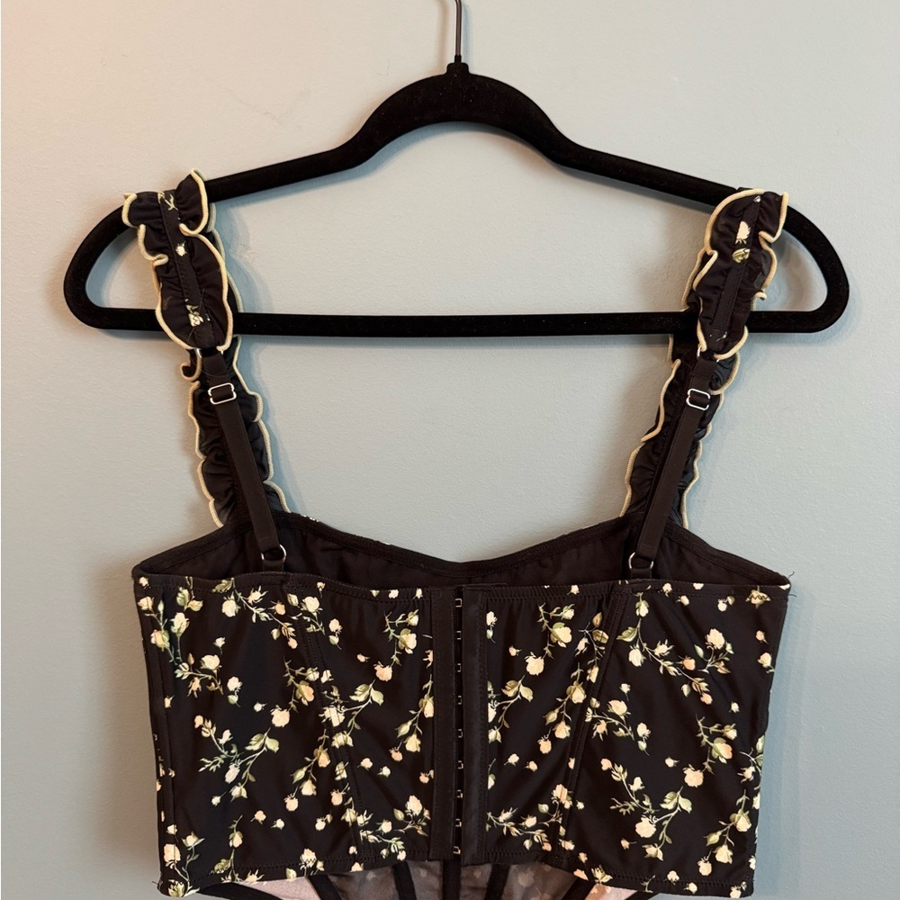 Urban Outfitters Black Floral Ruffle Strap Top - Picture 5 of 6
